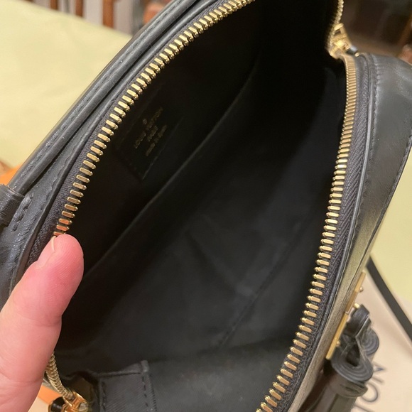 Louis Vuitton Saintonge - Picture 7 of 15